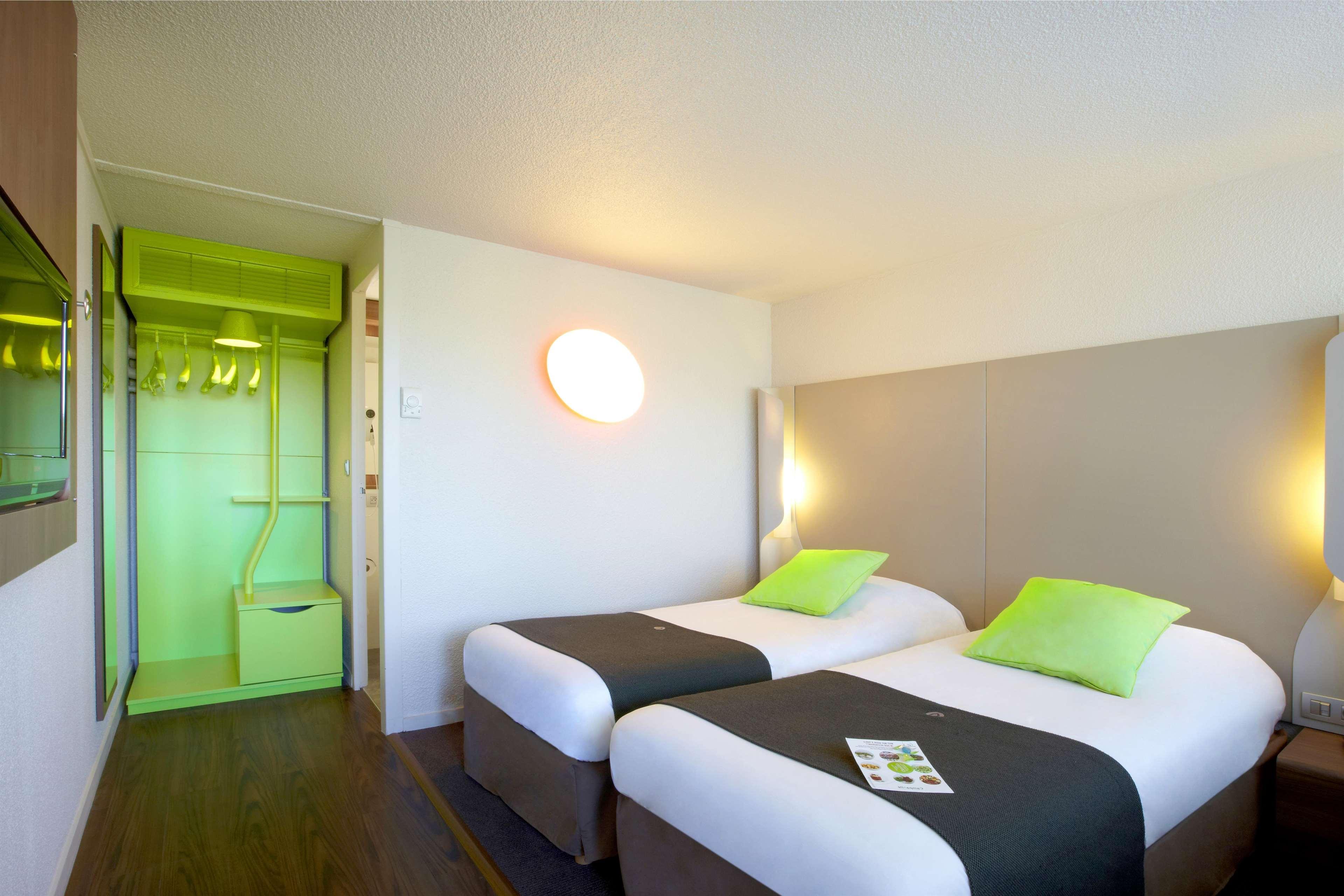 Campanile Grenoble Nord - Saint-Egreve Hotell Exteriör bild
